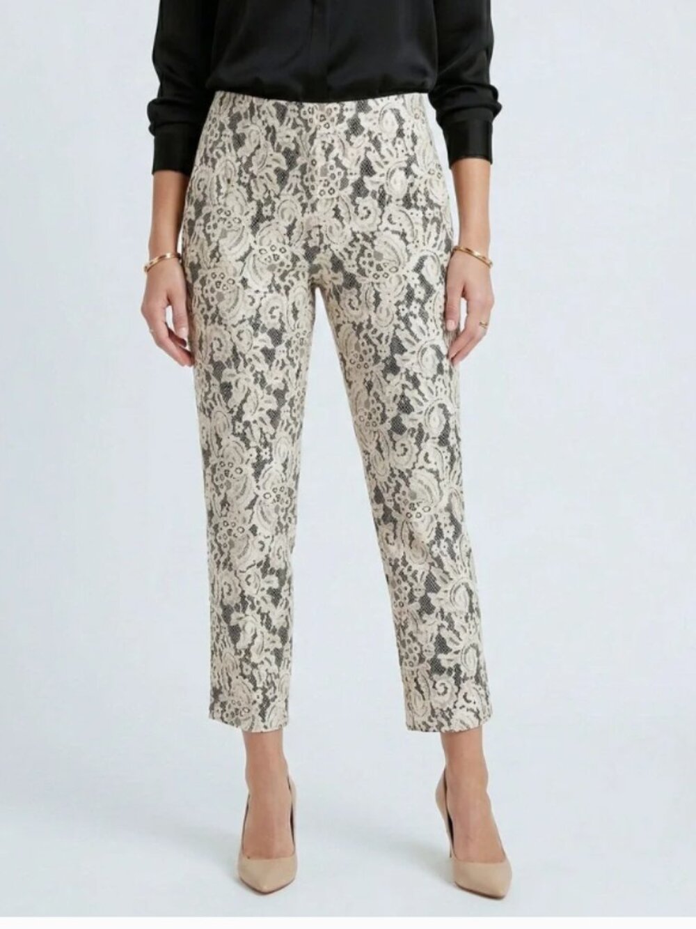 Chico's Black and Cream Floral Lace Print  Ankle Pants Size 0.5 Small